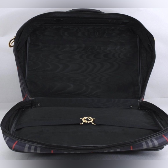 Burberry Travel Bags - Picture 12 of 16